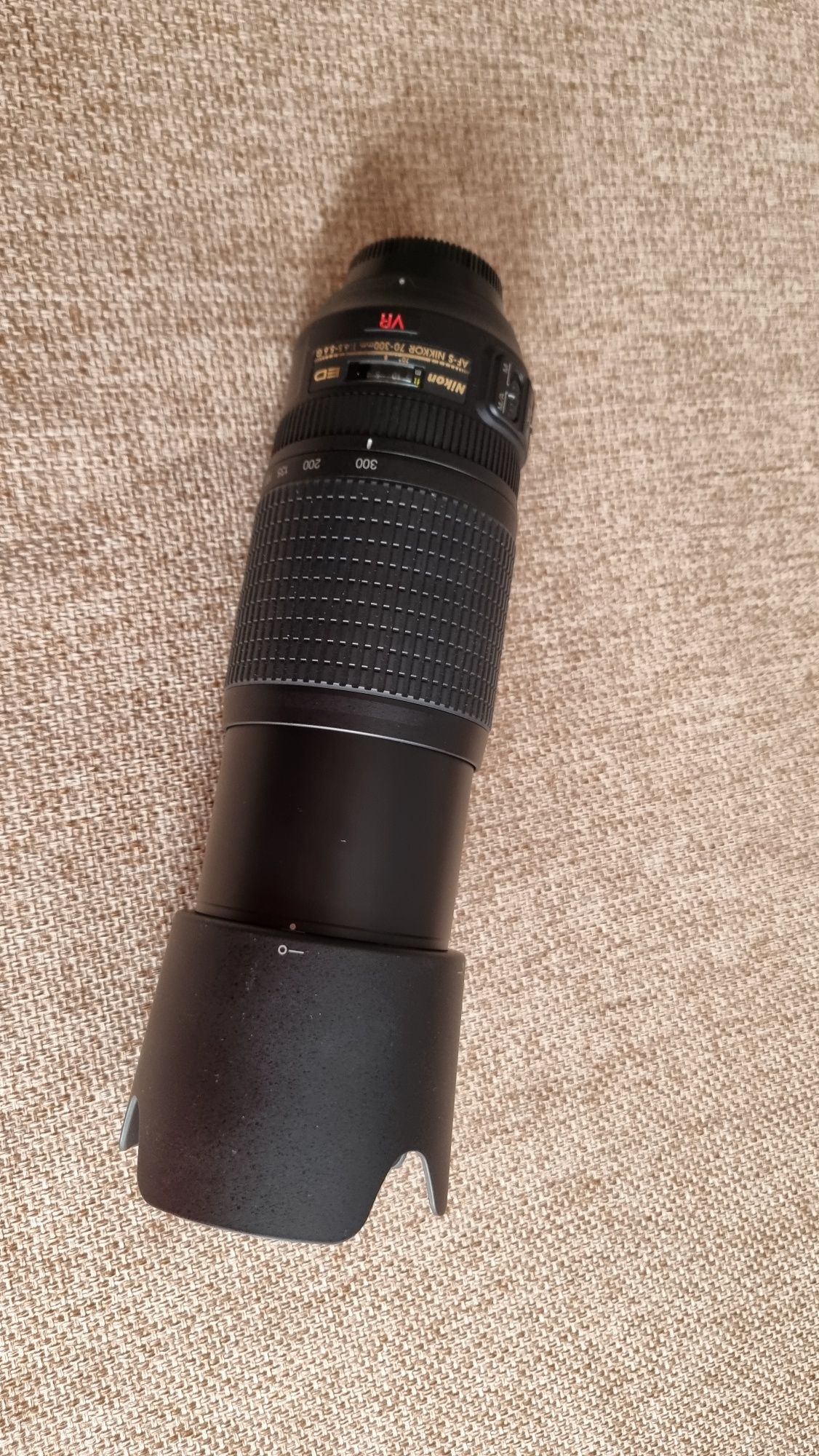 Nikon AF-S Nikkor 70-300mm f/4.5-5.6 G IF-ED VR