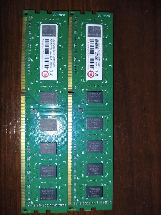 2 штукиTranscend DDR3 2GB 1333MHz CL9 (модель JM1333KLN-2G).
