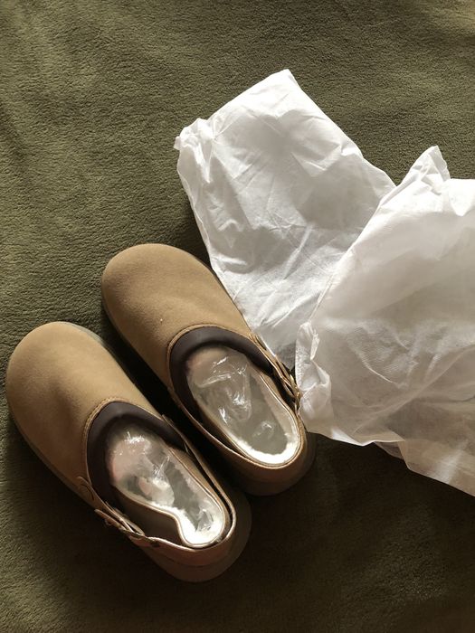 Угги новые продам срочно