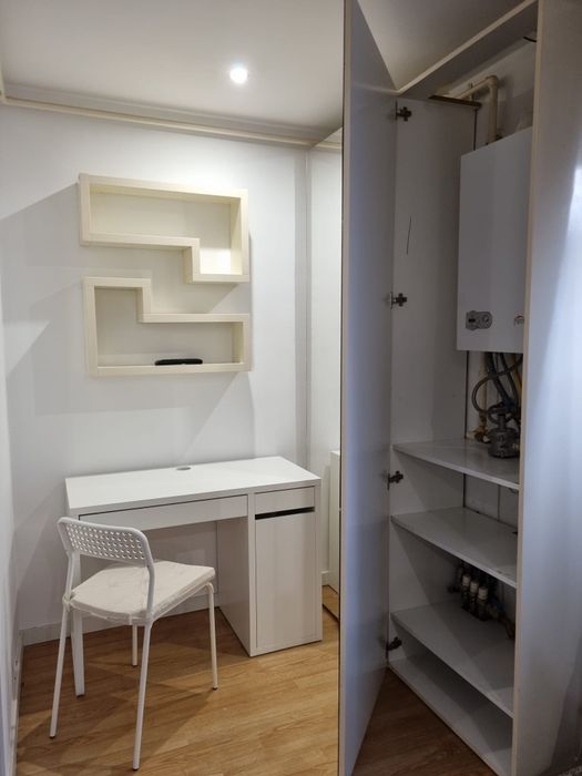 Inchiriez apartament 2 camere utilat in Cosmopolis loc  parcare inclus