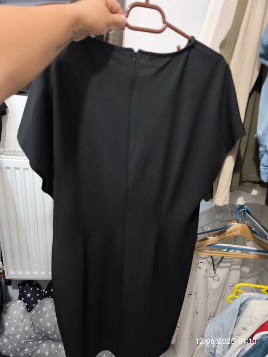 Vând rochie neagra mărimea XL