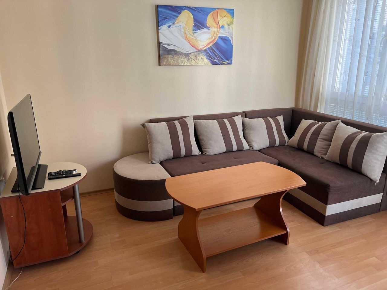 Дава се под наем Тристаен апартамент в Варна, Генералите - 100 кв.м за 612 € - Снимка #1