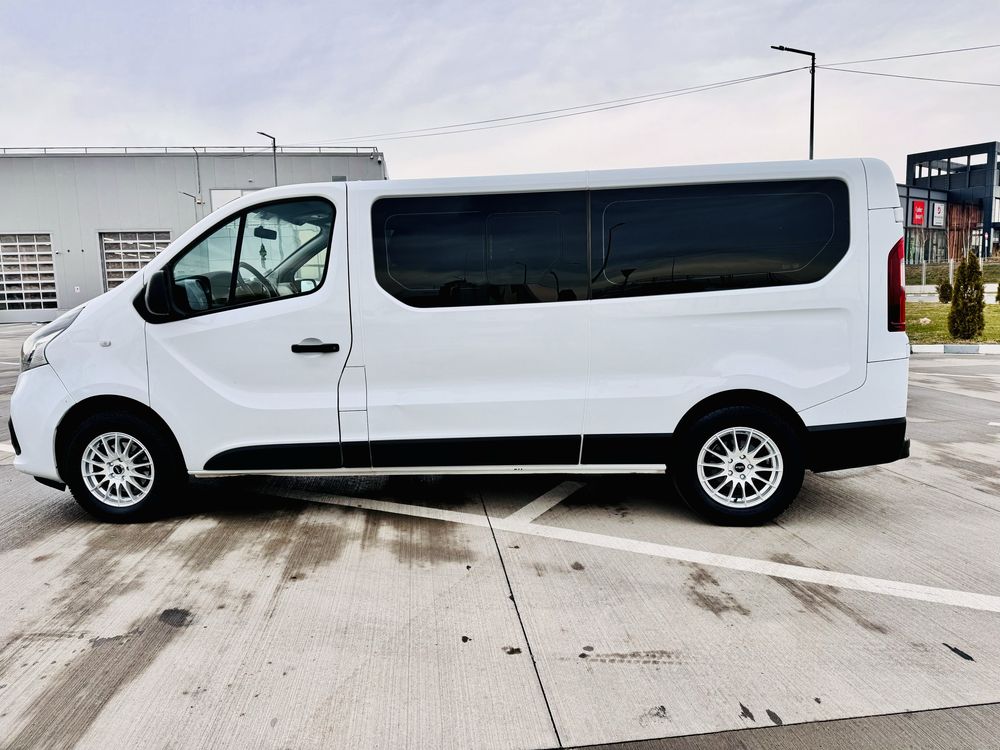 inchiriere auto / Rent a car Renault Trafic / microbuz