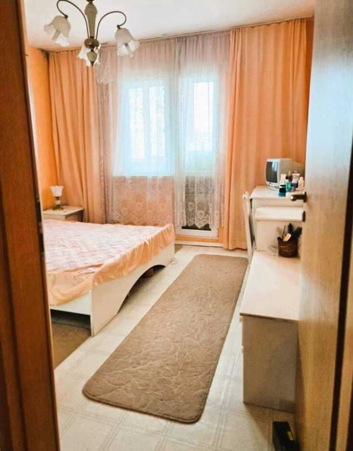 Тристаен апартамент с отделна кухня в кв Братя Миладинови
