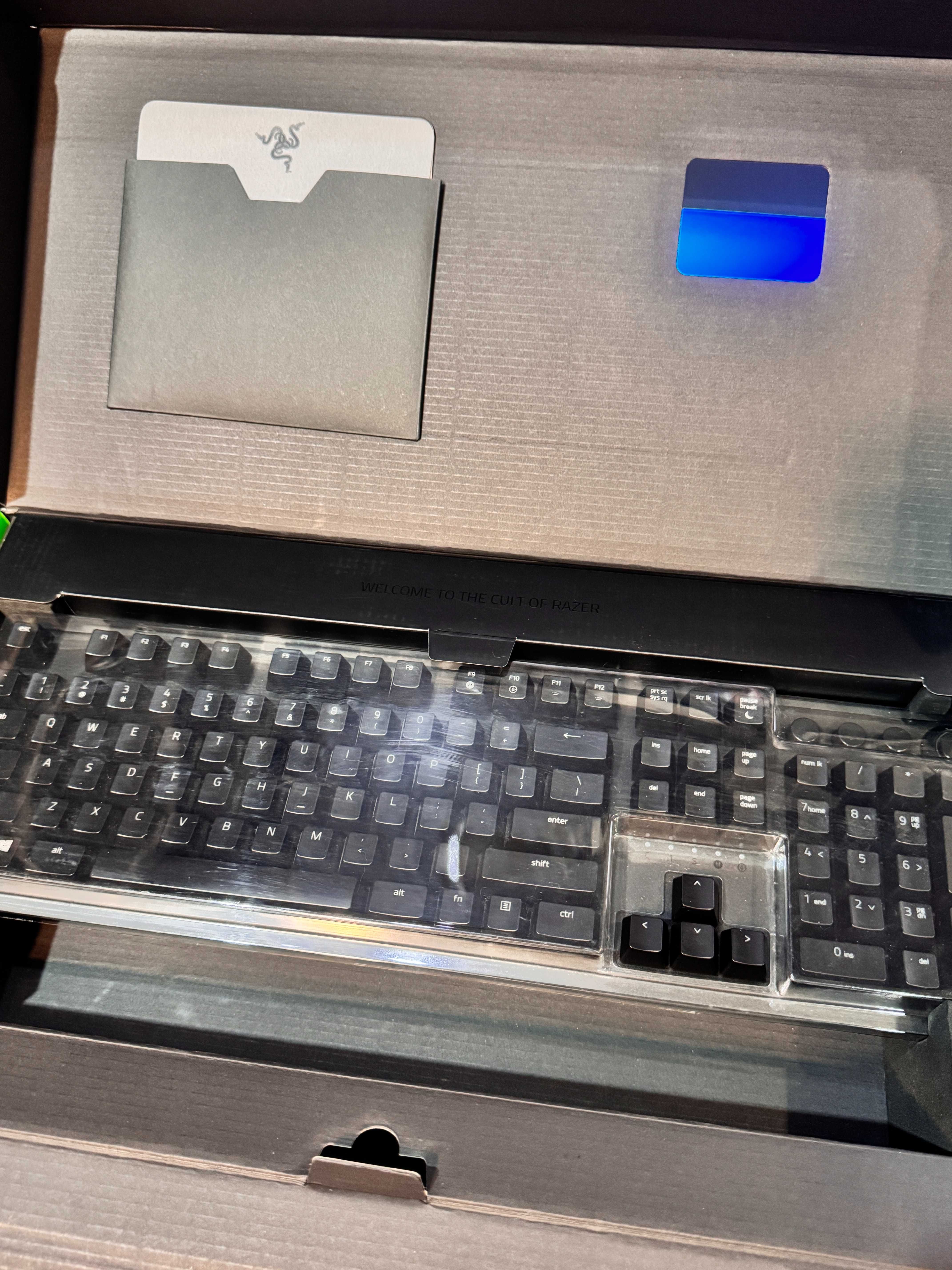 Клавиатура Razer Huntsman Elite + Мышь Razer Basilisk Ultimate
