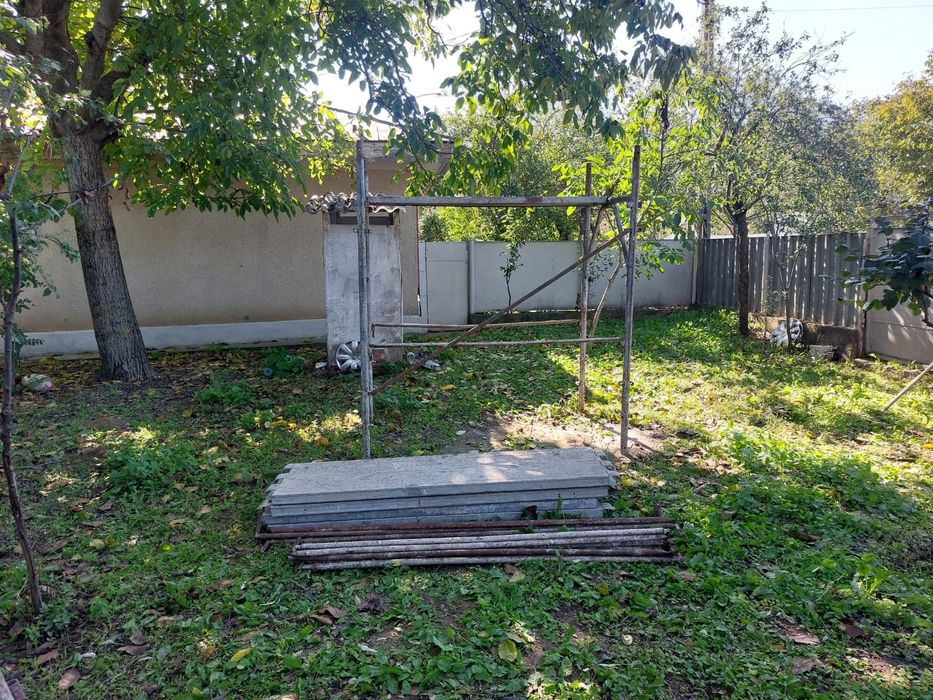 Schela metalica și popi