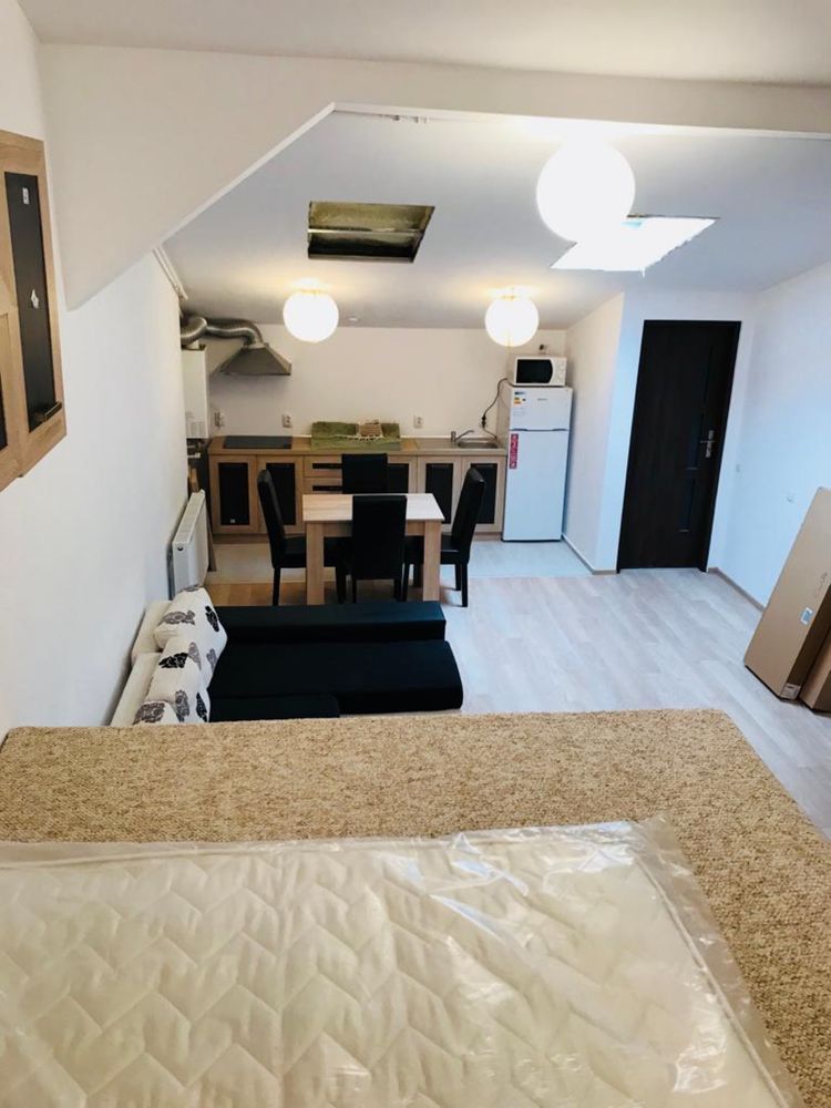 Persoana fizica ofer spre inchiriere Studio de 44 mp