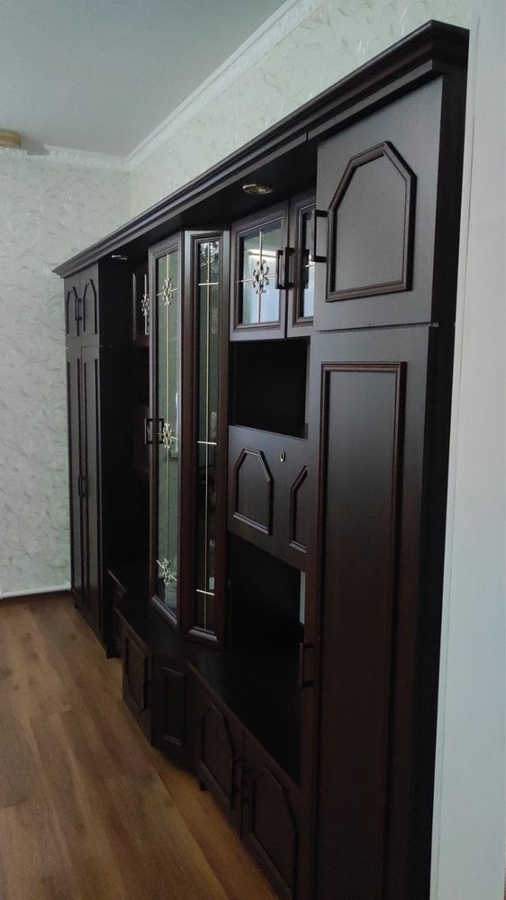 Стенка сервант гостинная сатылады. 115000 в иделном состояние