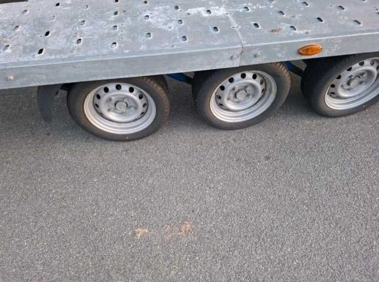 Remorca an 2024 Platforma auto 3 axe platou 8 m 2 masini max aut. 3.5t