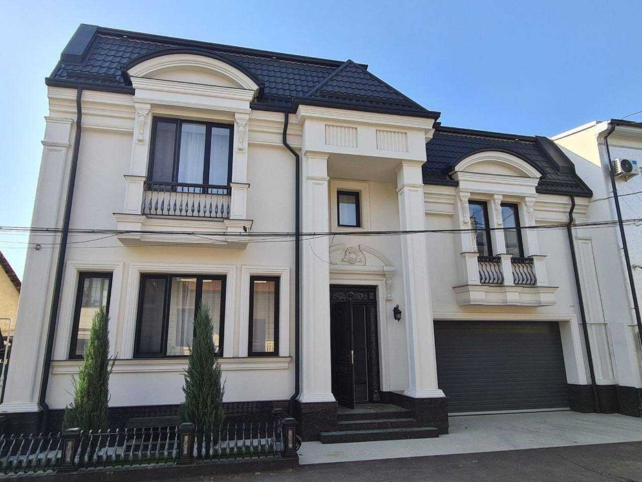 ДОМ
центр Луначарского
5 соток
550 м² Бассейн, сауна