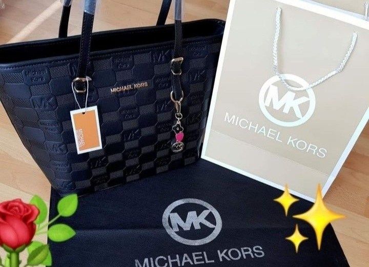 Geanta MK,logo metalic auriu, saculet, etichetă