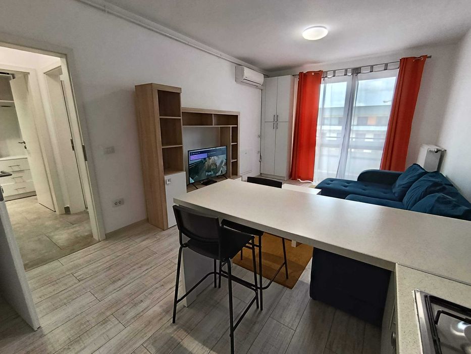 Studio zona Coresi, mobilat/utilat, parcare, etaj 8/8. Particular