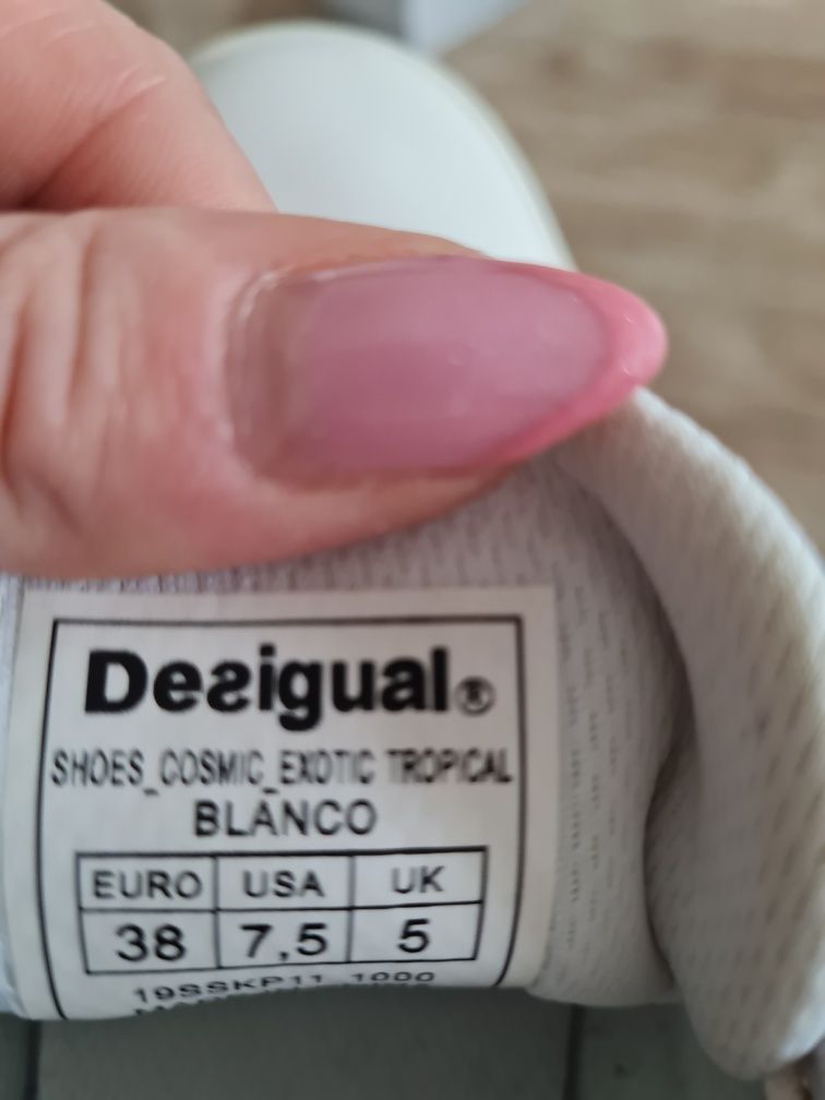 Sneakersi/adidas Desigual