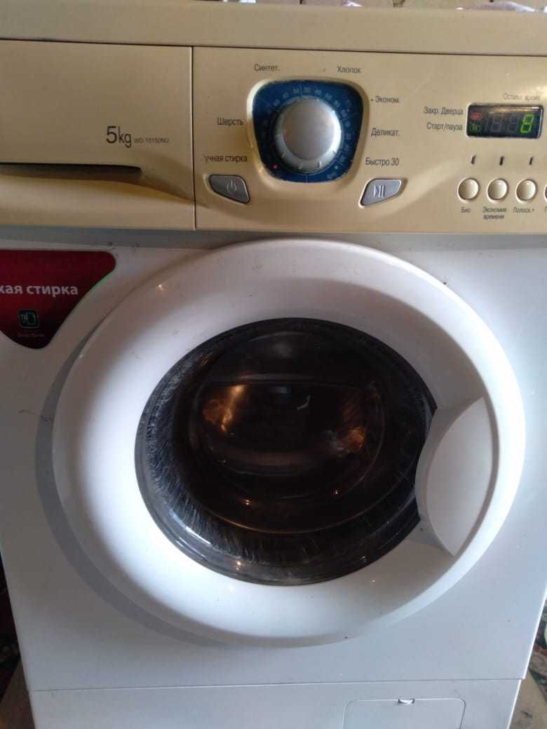 Продам стиральную машинку автомат 5 кг LG