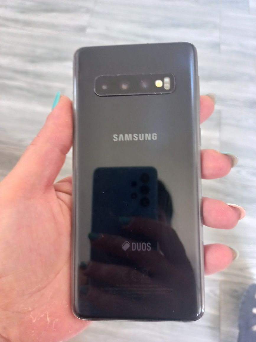 Samsung  Galaxy S10