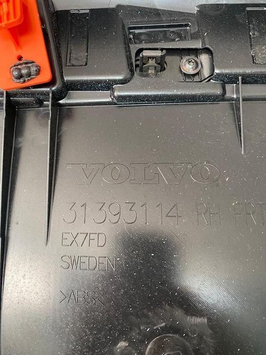 Fata de usa dreapta fata Volvo XC90 31393114