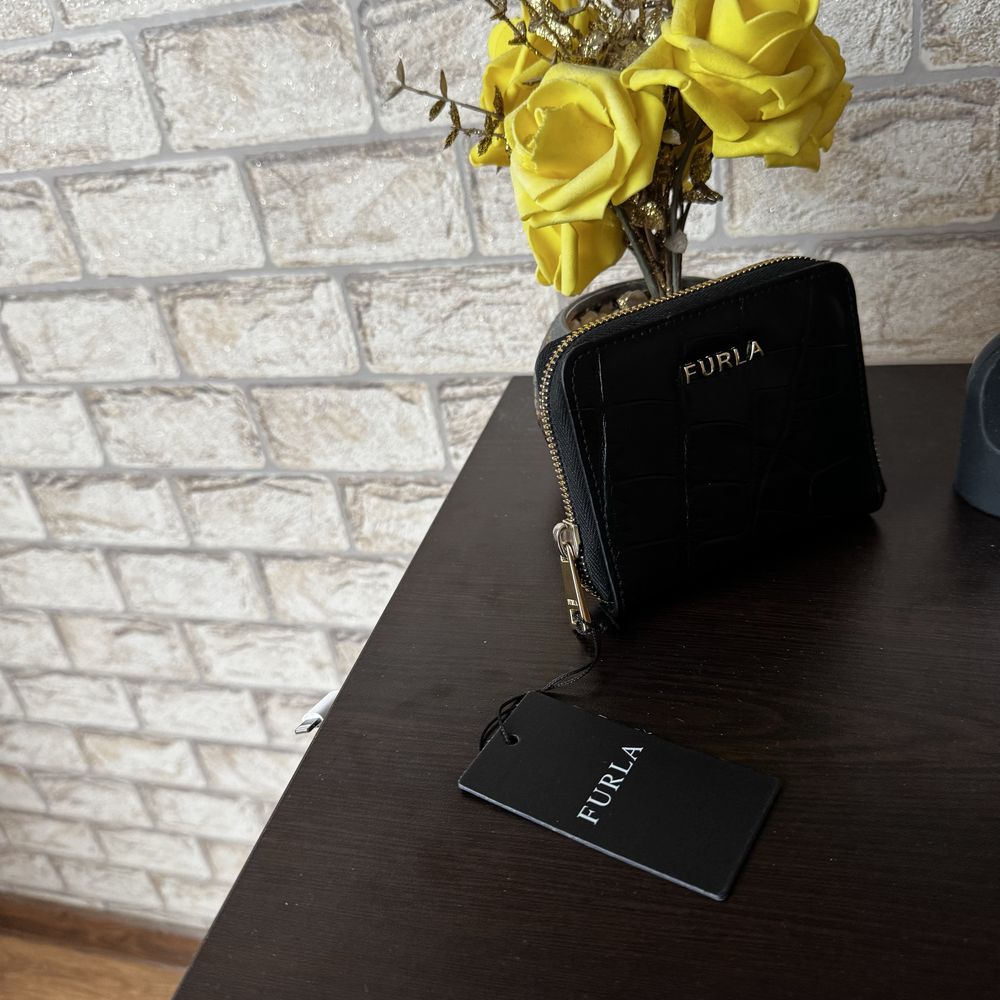 Портфейл Furla нов