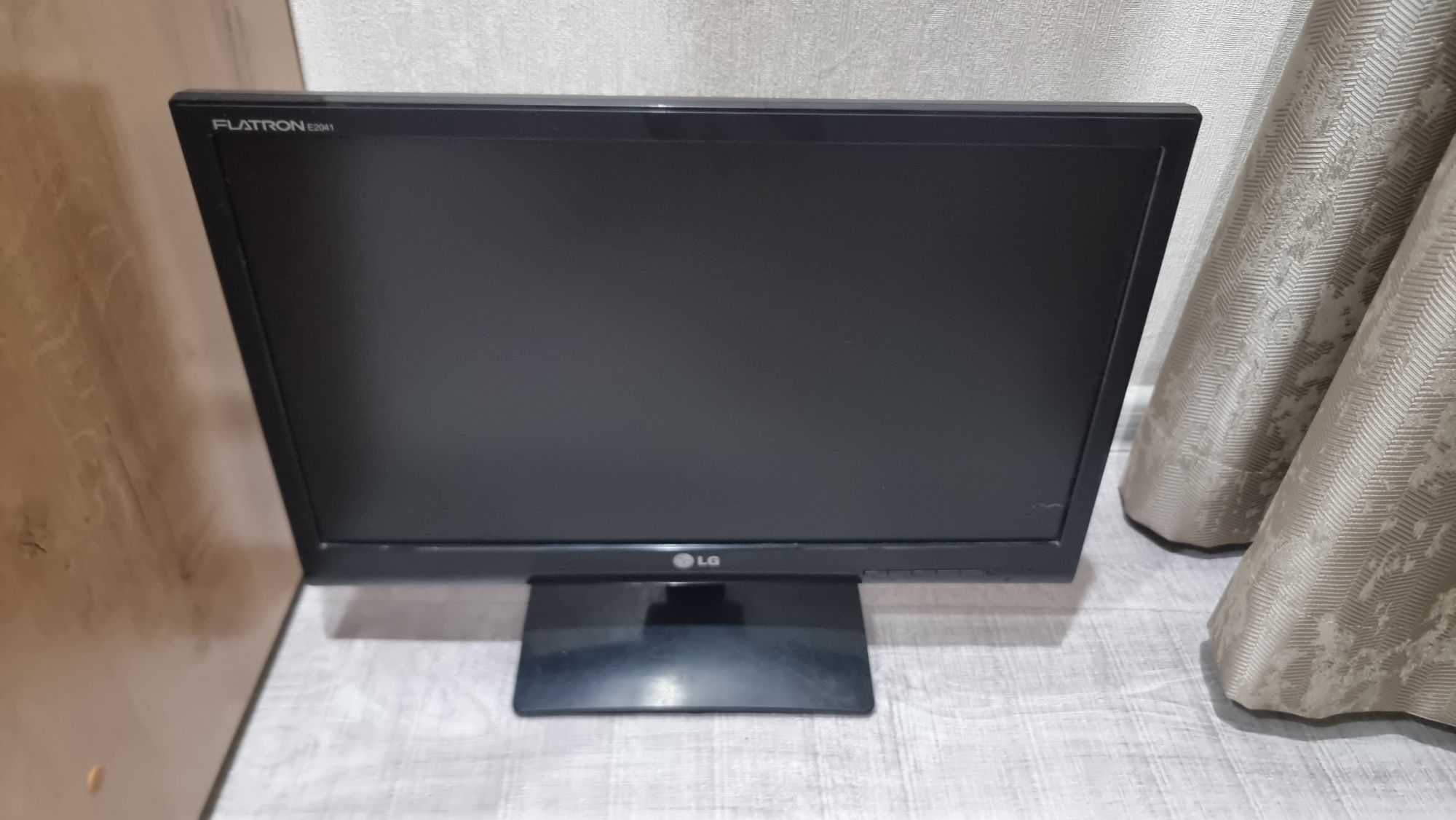 Монитор LG FLATRON E2041
