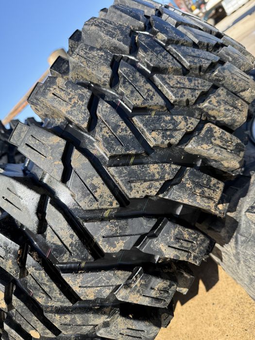 Джанти с гуми 37х12.5 р16