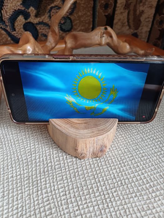 Продам подставки под телефон.