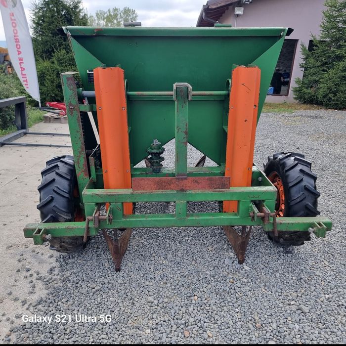 Semănătoare cartofi 2 randuri