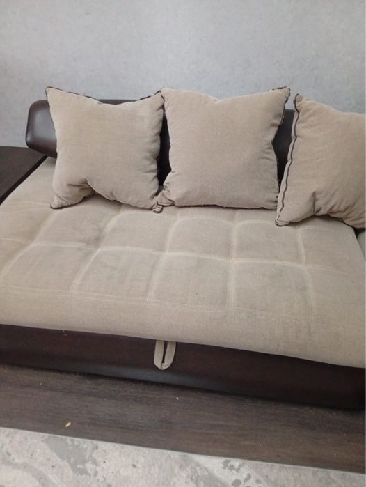 Диван угловой, большой