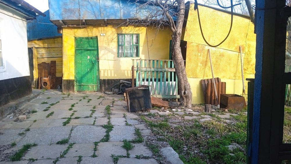 Продам дом на первом. Уй сатылады...
