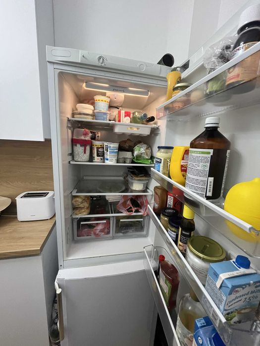 Хладилник INDESIT Hotpoint Ariston, модел EBMH 18321 V O3