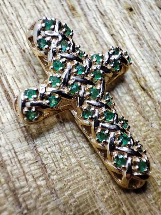 Cruciulita Cruce Aur 14K Cu Smaralde