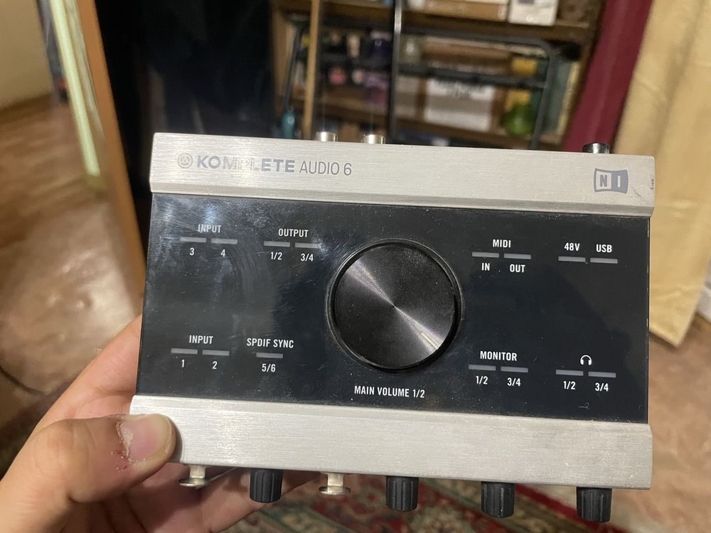 Native Instruments Komplete audio 6