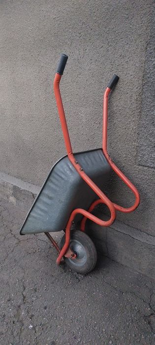 Тачка для сада грузовая