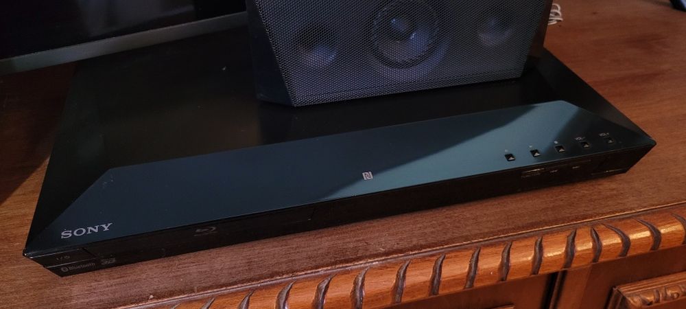 Vând Home Cinema Blu-ray 3D SONY BDV-E4100, Bluetooth,Wi-Fi,NFC, 5.1,