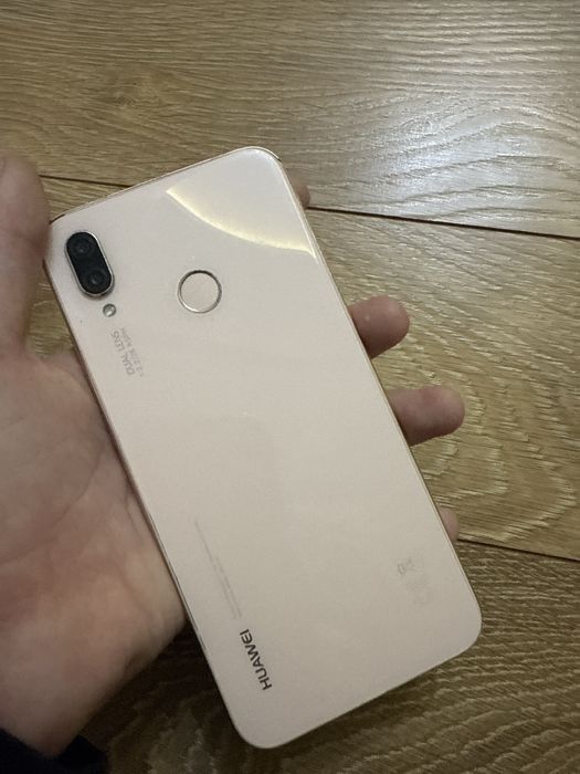 Продам Huawei P20 lite в хорошем состоянии и дешёвая но торга нет