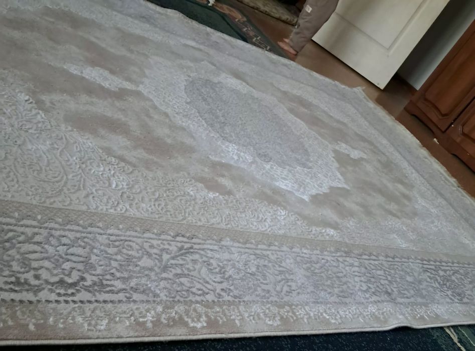 Кілем2/3турцыя 
Жувылған мойкадан келди.
Бағасы 10мң