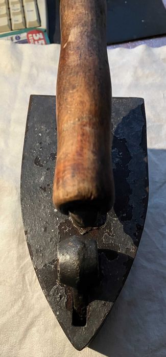 fier de calcat cu carbuni