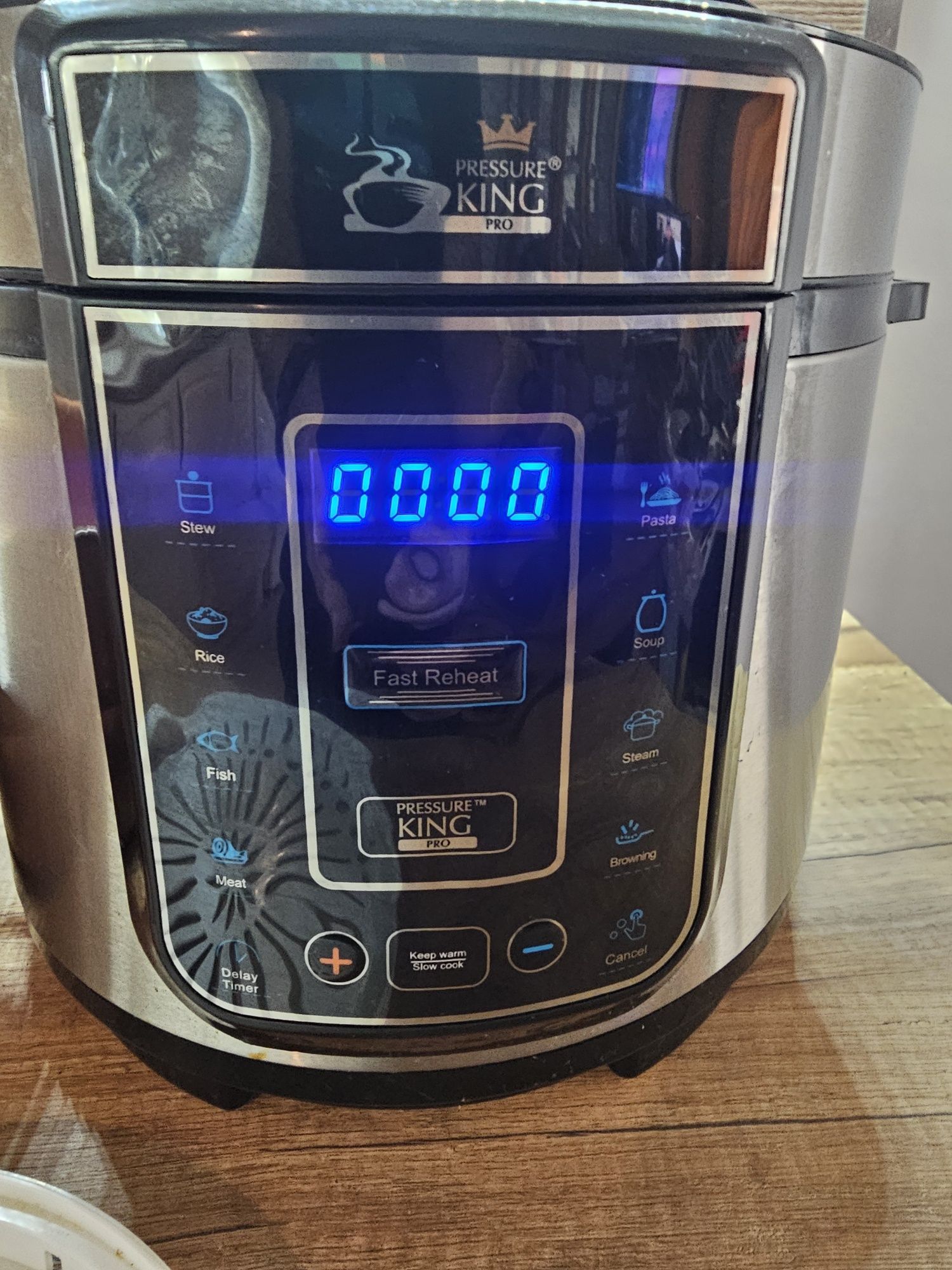 Тенджера под налягане Pressure King Pro 900W electric pressure cooker