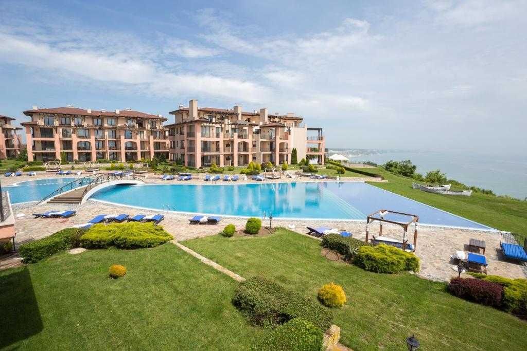 Продава се Тристаен апартамент в с. Топола, Област Добрич - 102 кв.м за 883 €/кв.м - Снимка #19