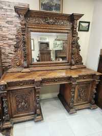 Старинен бюфет/писалище с огледало, чекмеджета, шкафчета и дърворезба.