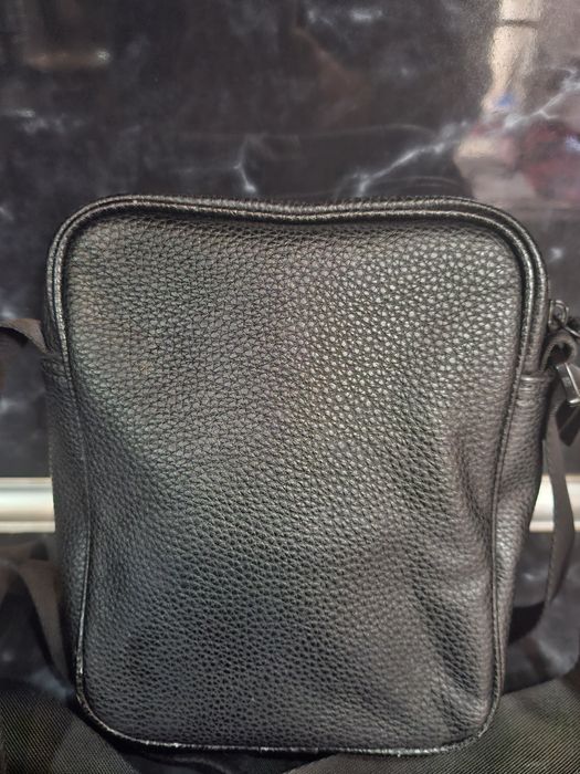 Tommy Hilfiger чанта