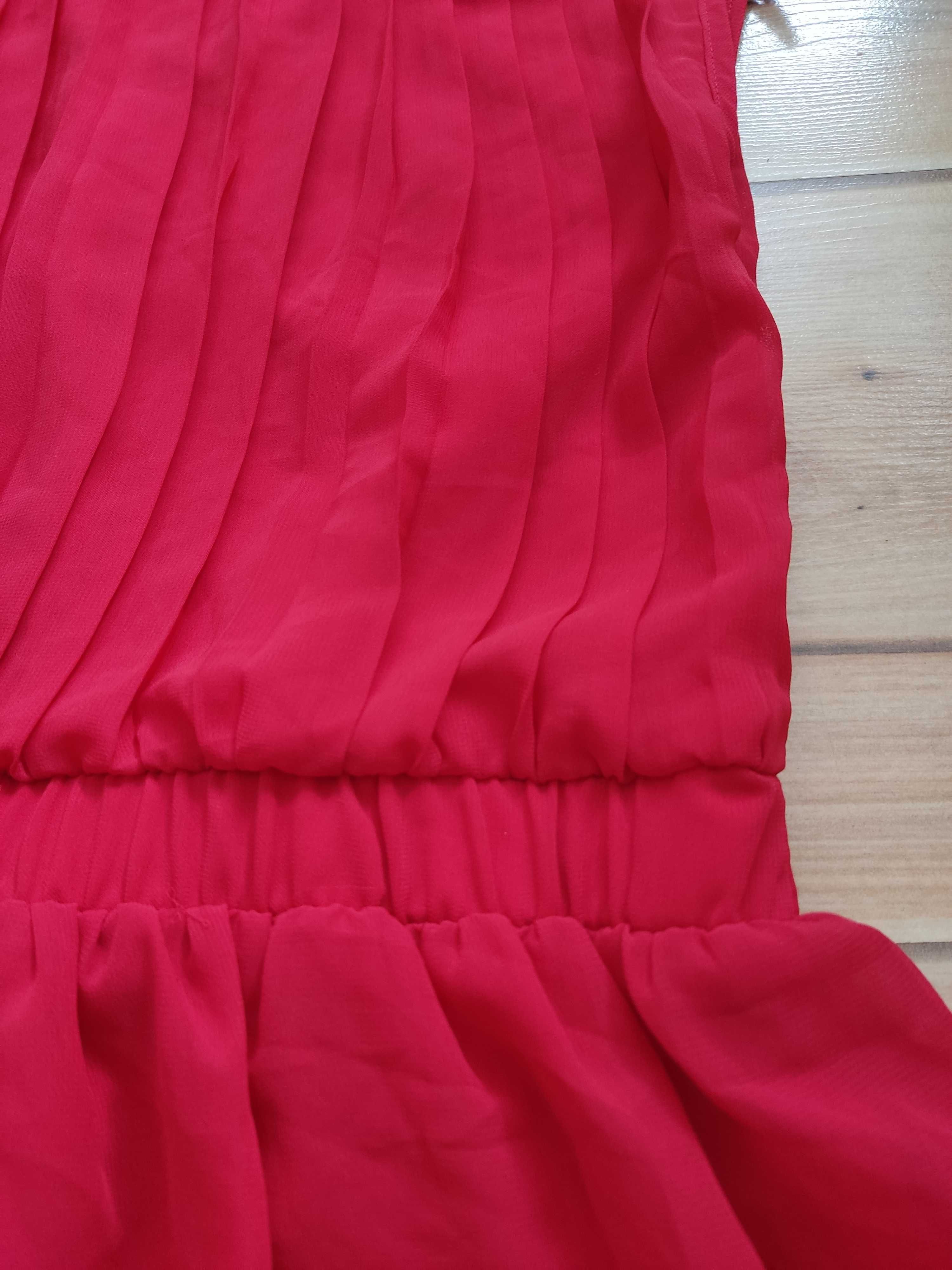 Червена рокля от Страдивариус