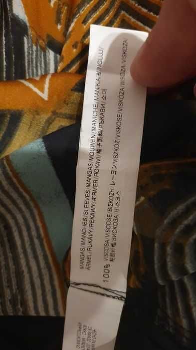 Bluza Bershka L noua fara eticheta