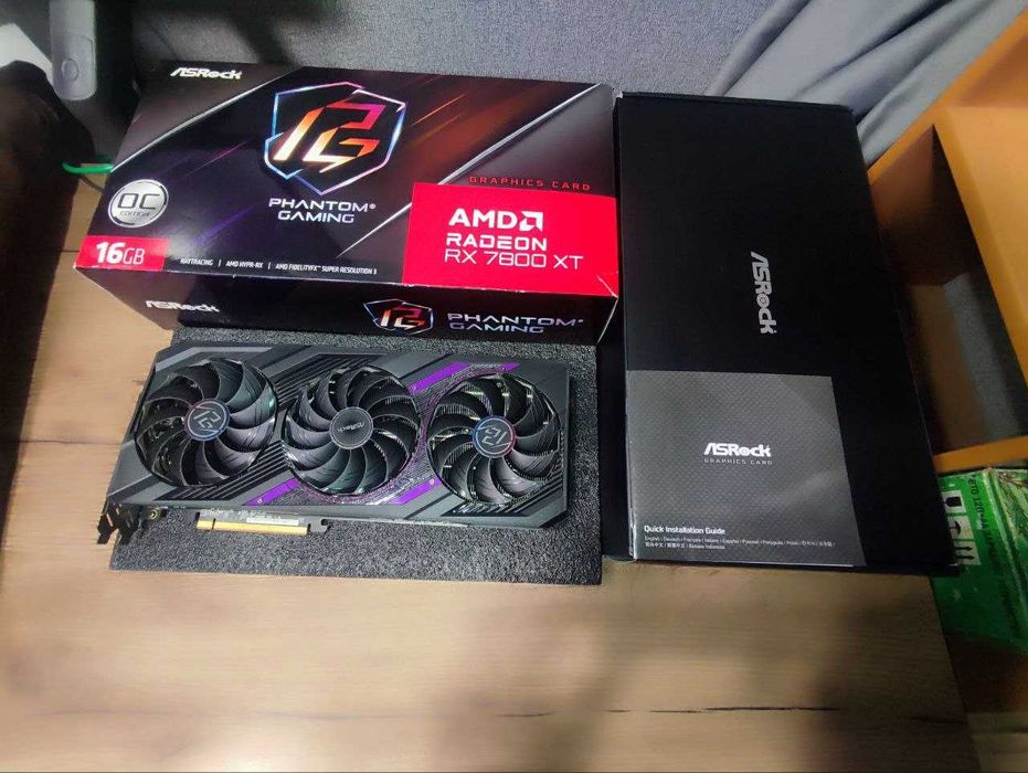 Видеокарта ASRock Radeon RX 7800 XT / 16 GB
