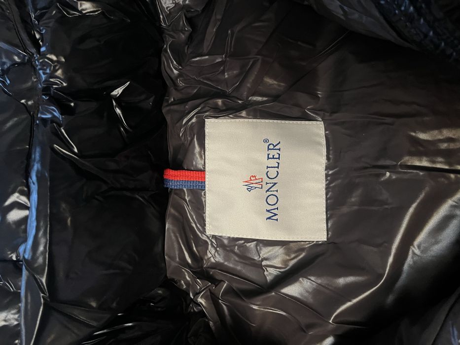 Geaca Moncle r maya NFC tag