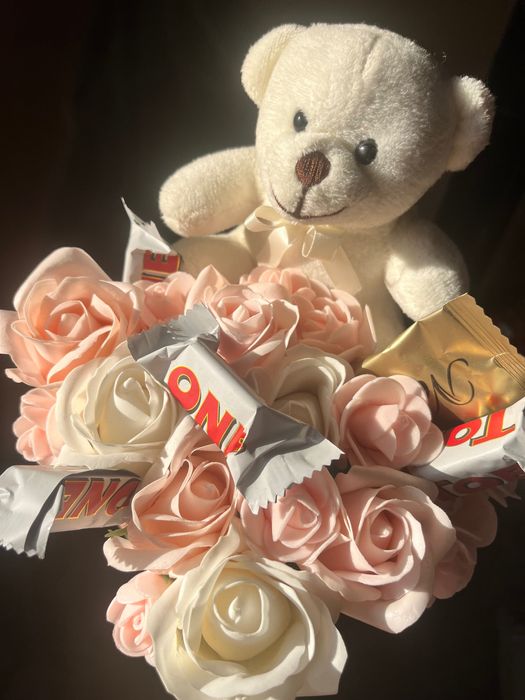 Кутия с мече и розички