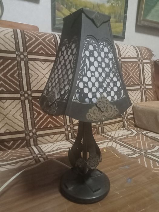 Светильник-ночник.