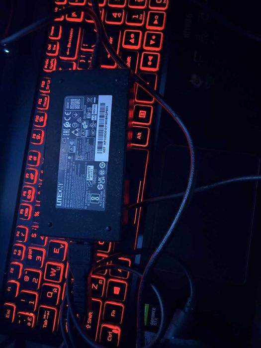 Acer Nitro AN515-55 1TB/1650 4gb/16gb ram/intel i5-10300h