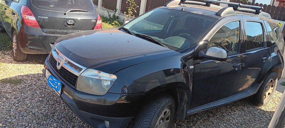 Vând Dacia Duster 4x4 benzina