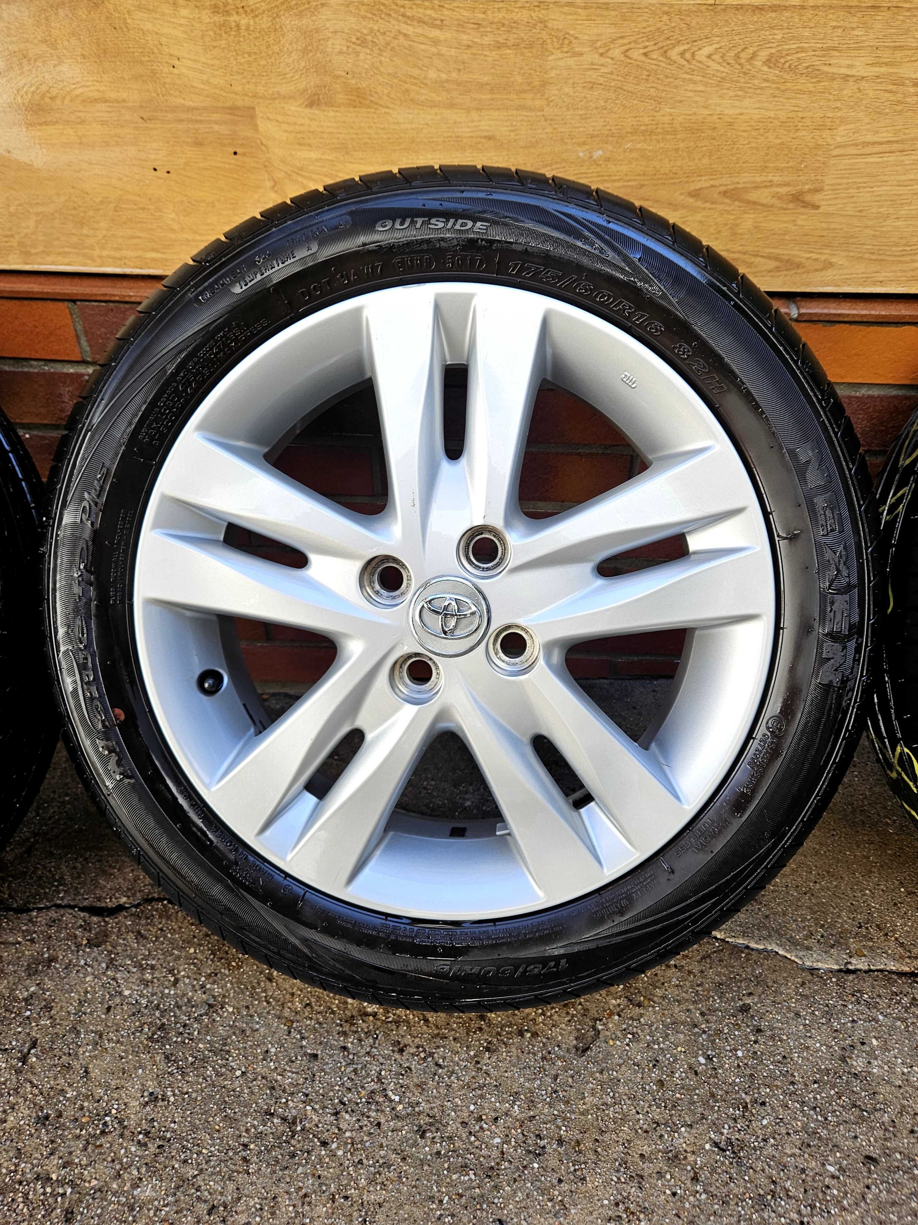 Оригинални лети джанти 16" от Тойота (Toyota) 4х100