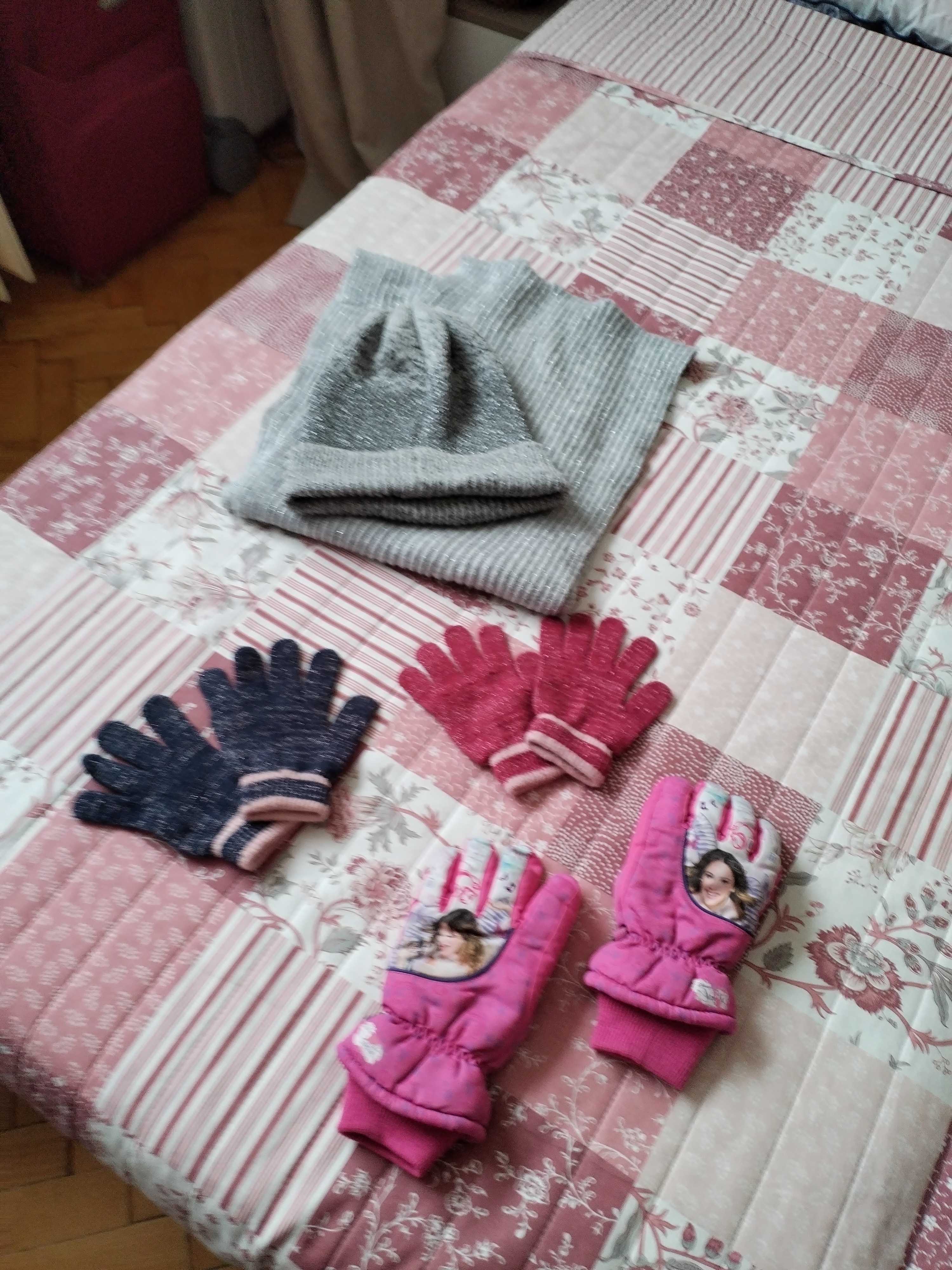 Шапка, ръкавички и шал