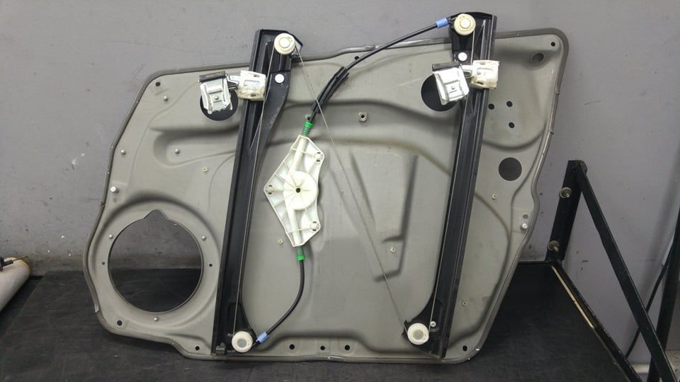 Macara stanga fata mercedes a class w169 a1697202979